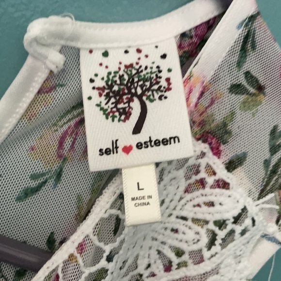 ❄️Host Pick❄️Juniors self esteem floral laced tank - Picture 2 of 3